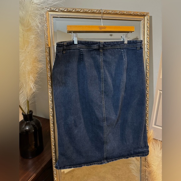 CJ Banks Dark Wash Denim Jean Skirt with Bronze Button Detail - Size 14 - Picture 6 of 8